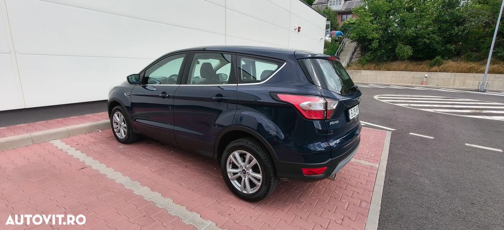 Ford Kuga 1.5 EcoBoost 4WD Aut. Trend - 4