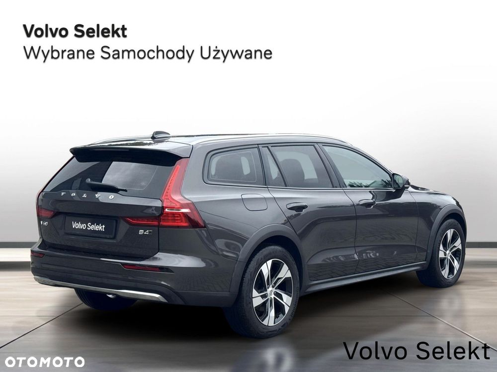 Volvo V60 Cross Country - 6