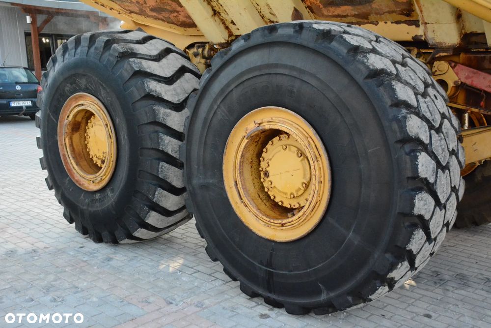 Caterpillar D400E / 1998r / 24190h / Opony 95% / Grzana paka - 19