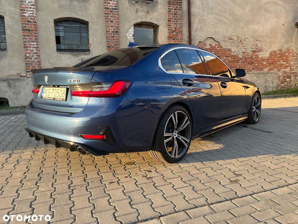 BMW Seria 3 330i Sport Line - 3