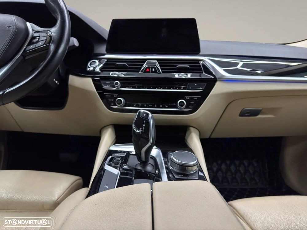 BMW 520 d Line Luxury Auto - 12