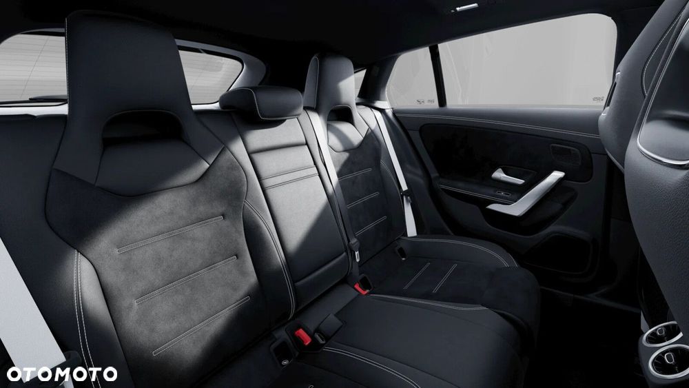 Mercedes-Benz CLA 200 AMG Line 7G-DCT - 21