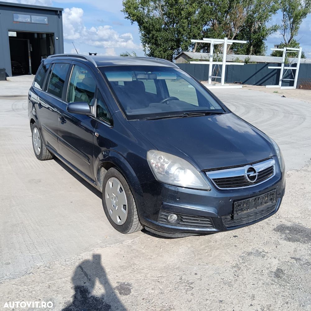 Dezmembrez  Opel Zafira 2010 Monovolum Gri - 3