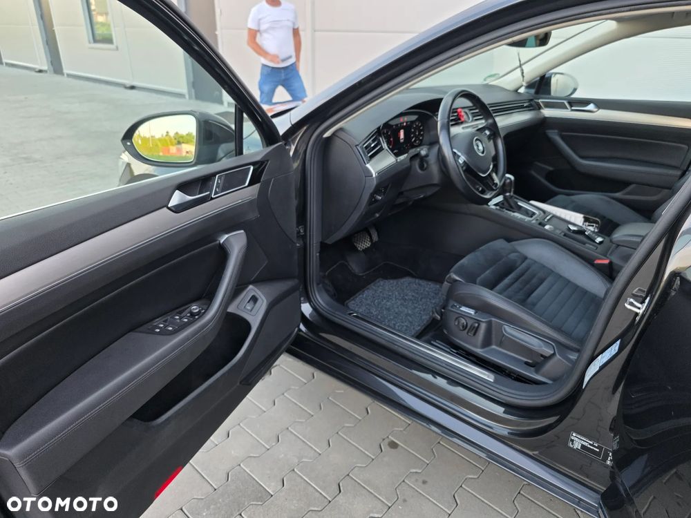 Volkswagen Passat 2.0 TDI SCR 4Mot DSG Highline - 16