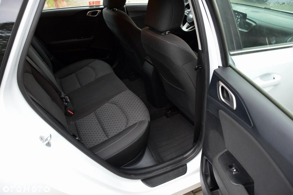 Kia Ceed - 23