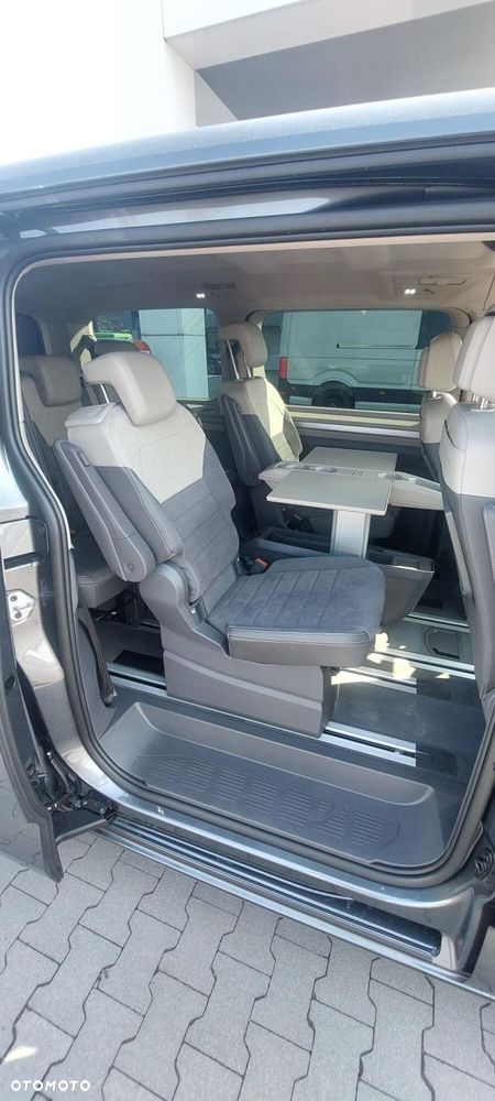 Volkswagen Multivan - 11