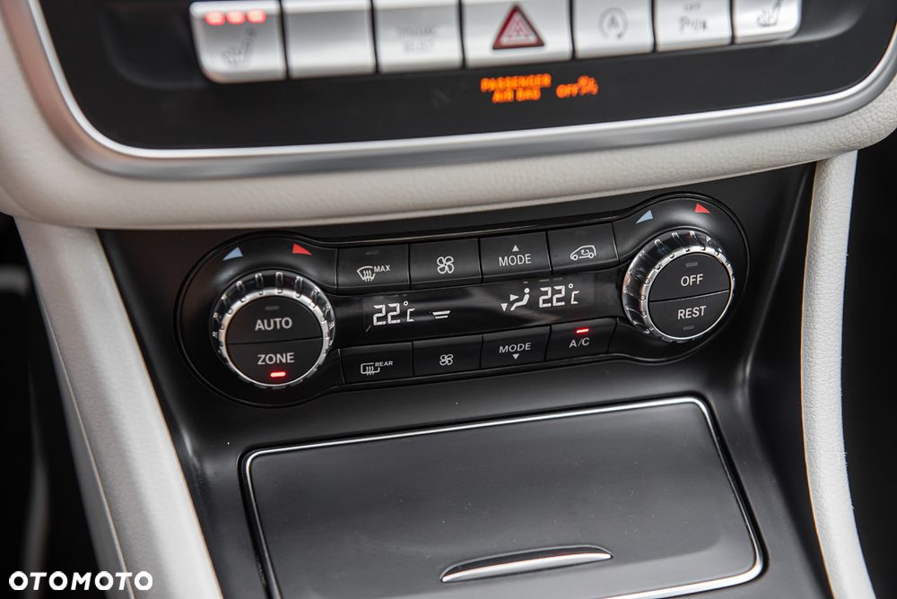 Mercedes-Benz GLA 200 7G-DCT Edition 1 - 24