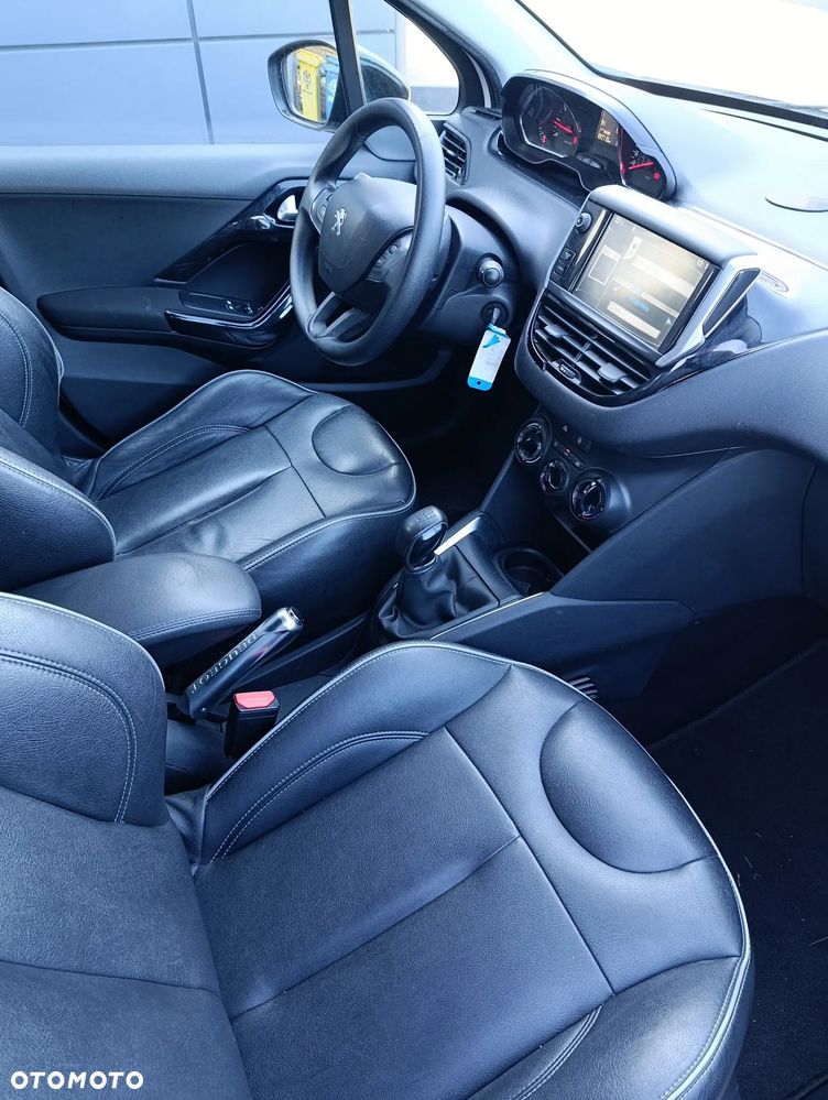 Peugeot 208 82 VTI Allure - 10