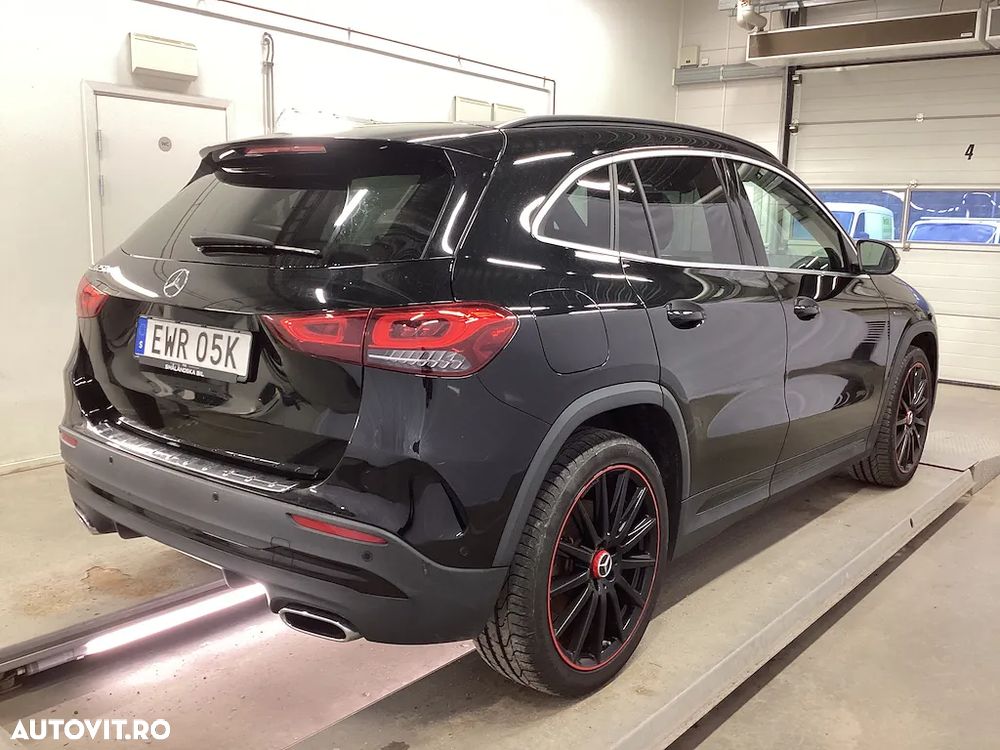 Mercedes-Benz GLA - 2