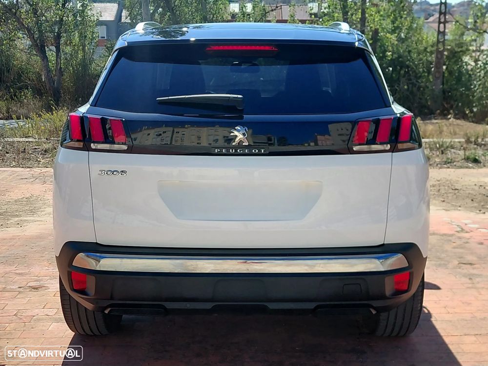 Peugeot 3008 1.2 PureTech Allure EAT6 - 8