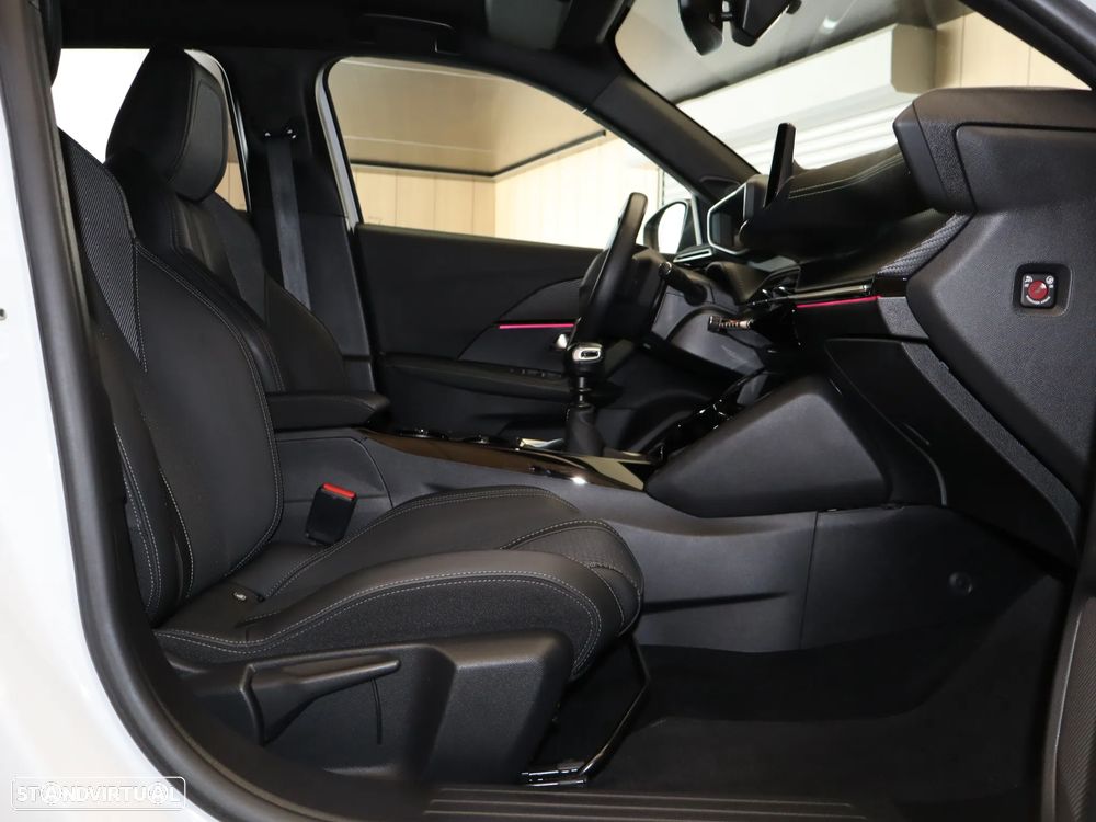 Peugeot 2008 1.2 PureTech GT - 18