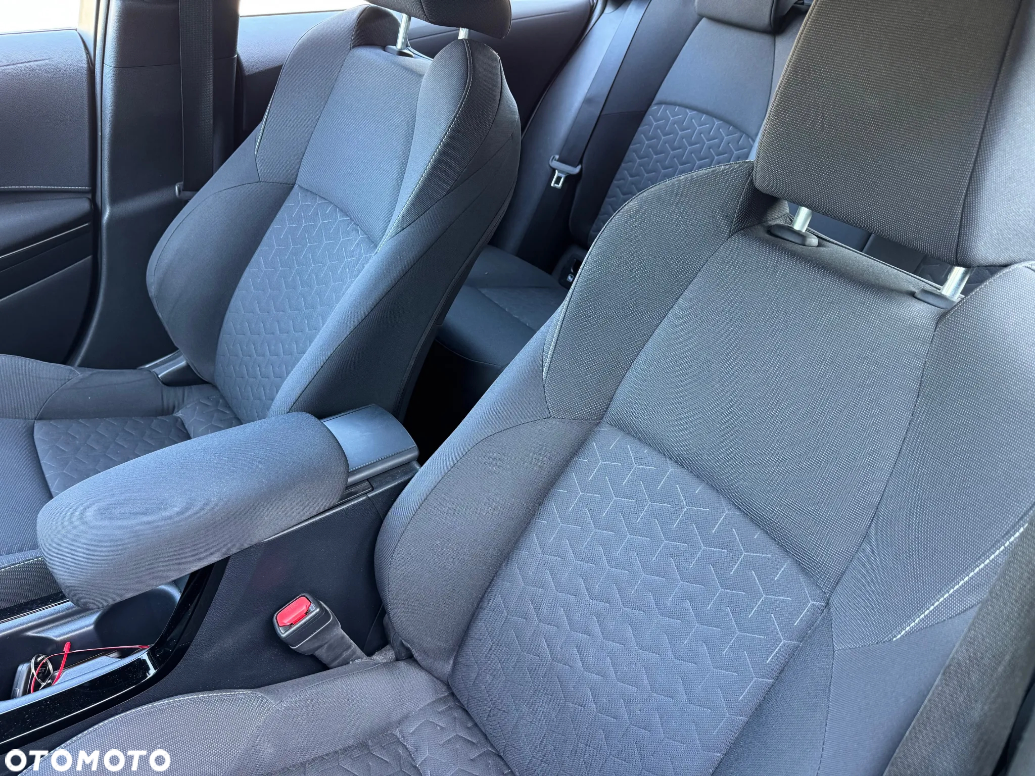 Toyota Corolla 1.8 Hybrid Comfort - 10