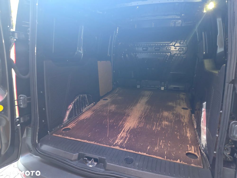 Ford Transit Connect - 22