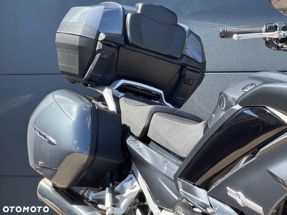 Yamaha FJR - 6