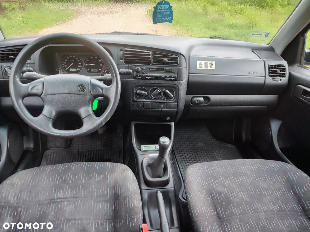 Volkswagen Golf - 12