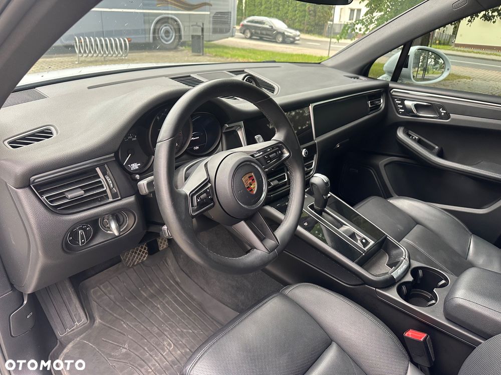 Porsche Macan Standard - 25