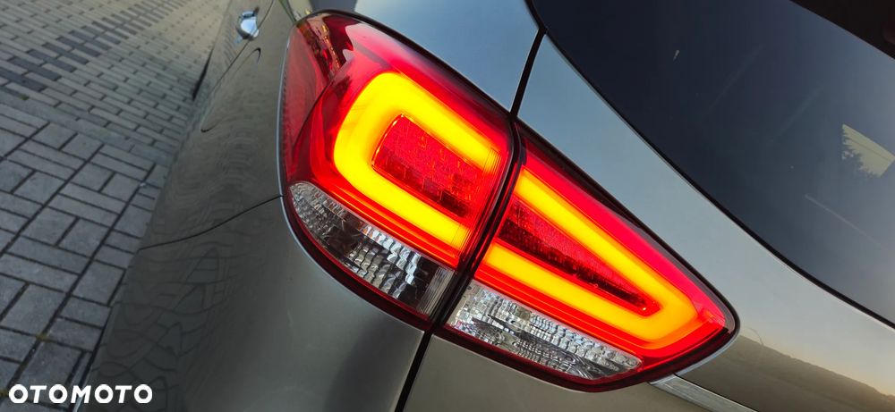Kia Carens 1.7 CRDi L 7os - 15