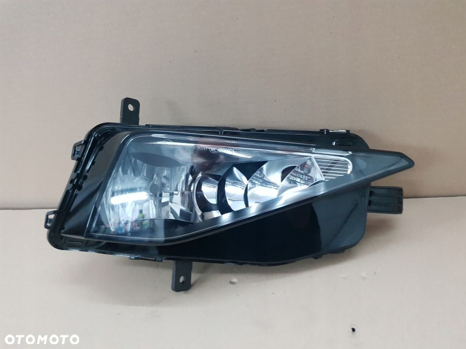 HALOGEN PRAWY VW GOLF VII SPORTSVAN LIFT EUROPA - 1
