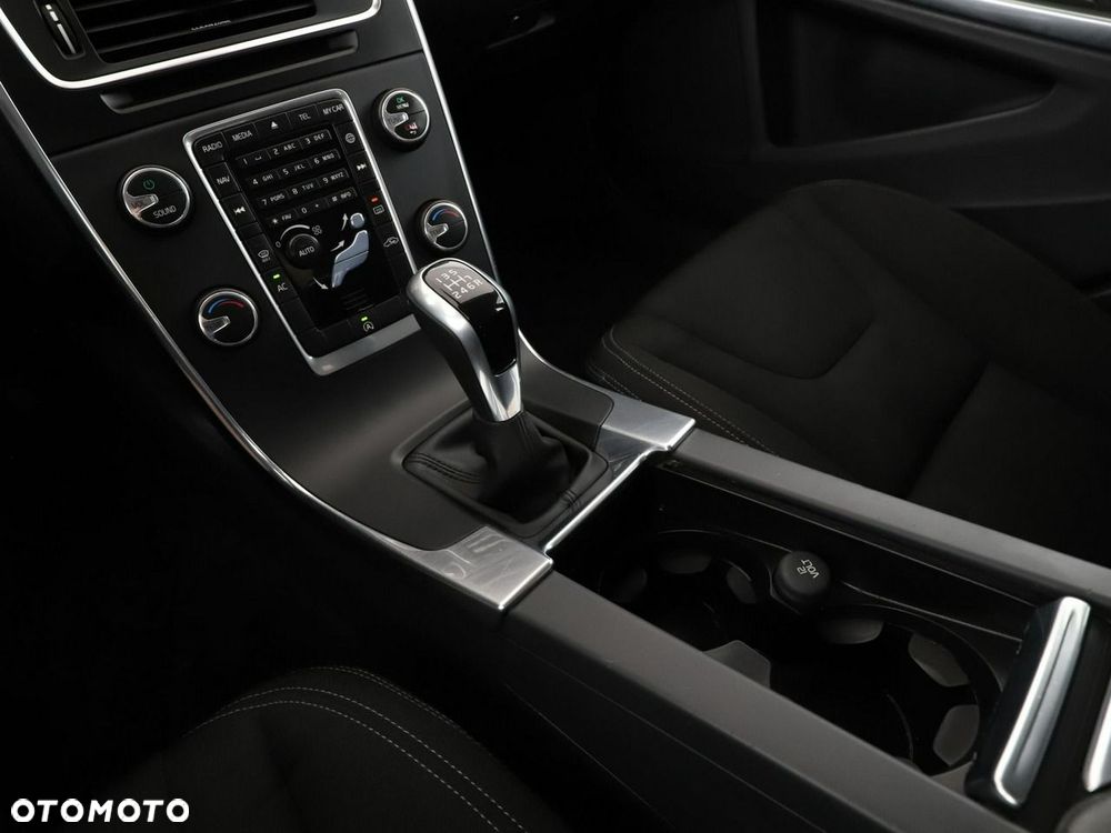 Volvo V60 D2 Kinetic - 29