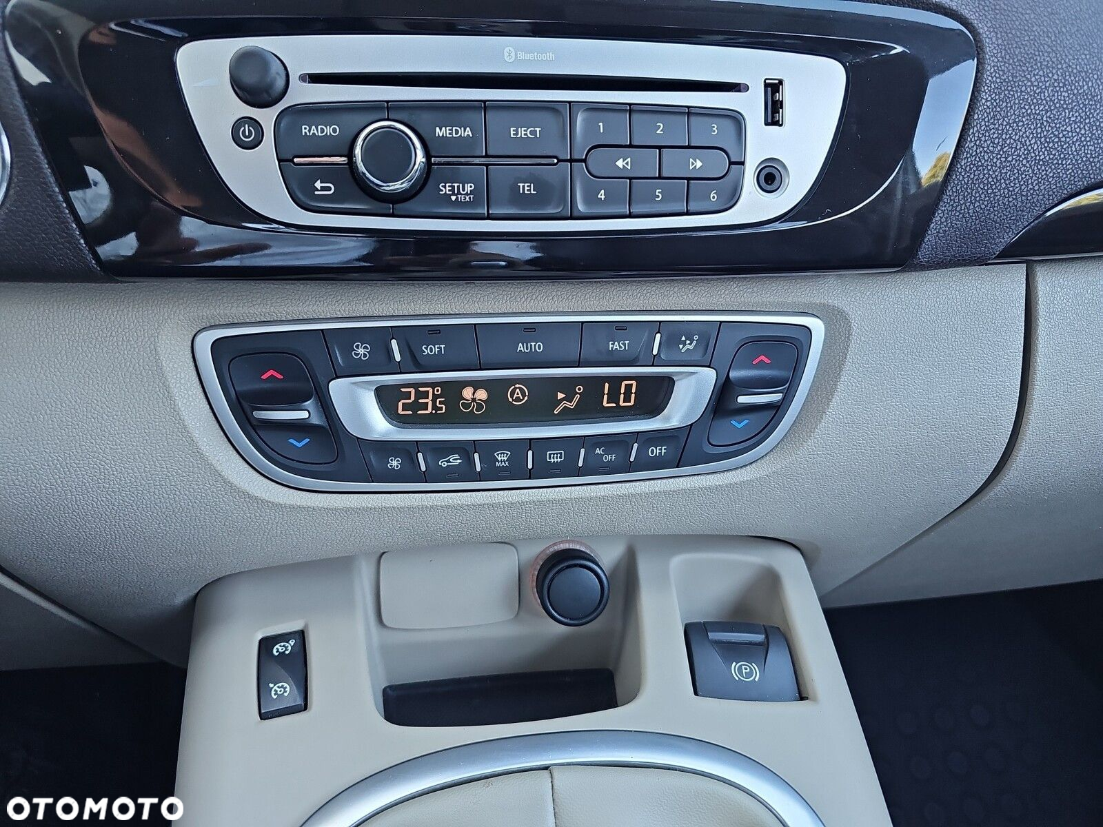 Renault Scenic 2.0 16V Privilege X-Tronic CVT - 20