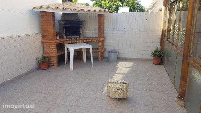 Vivenda anual T4 + piscina + barbeque +jardim - Grande imagem: 2/12