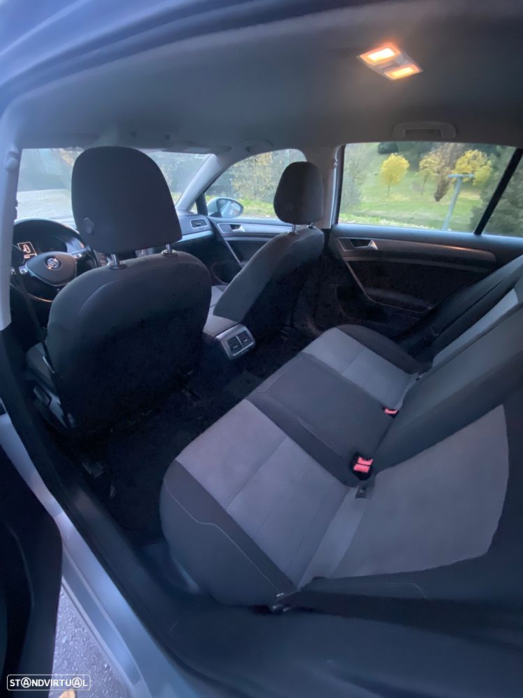VW Golf 1.6 TDi Confortline - 11