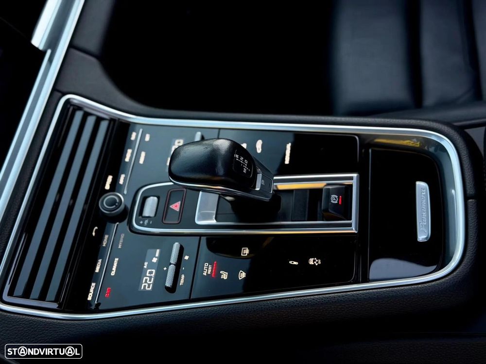 Porsche Panamera 4 E-Hybrid - 41