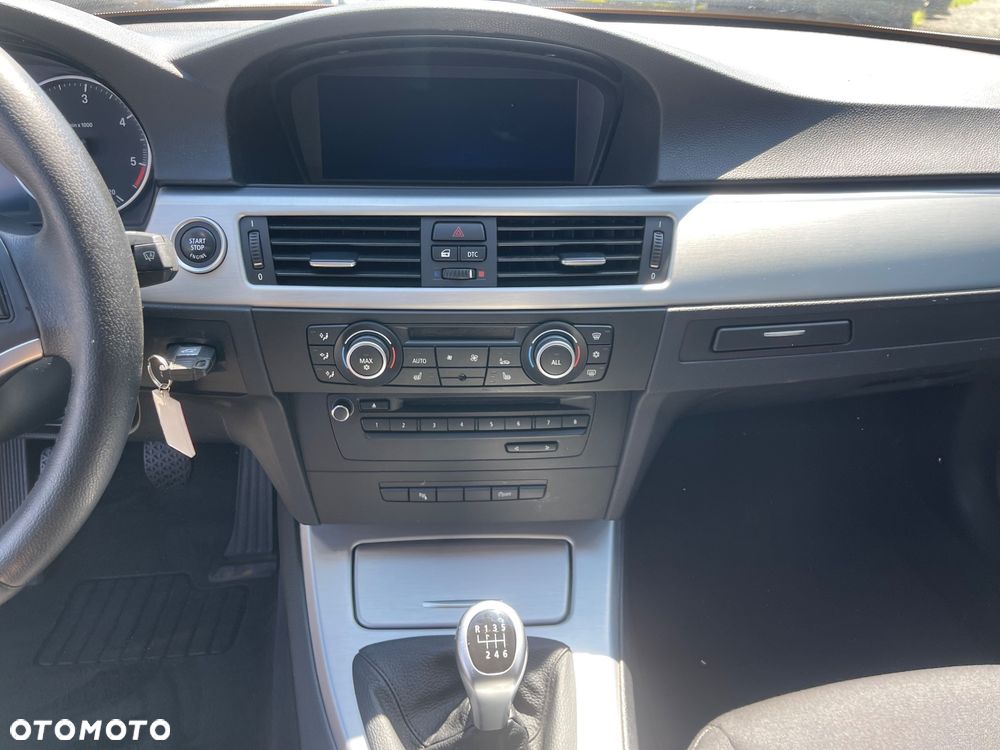 BMW Seria 3 316d - 11