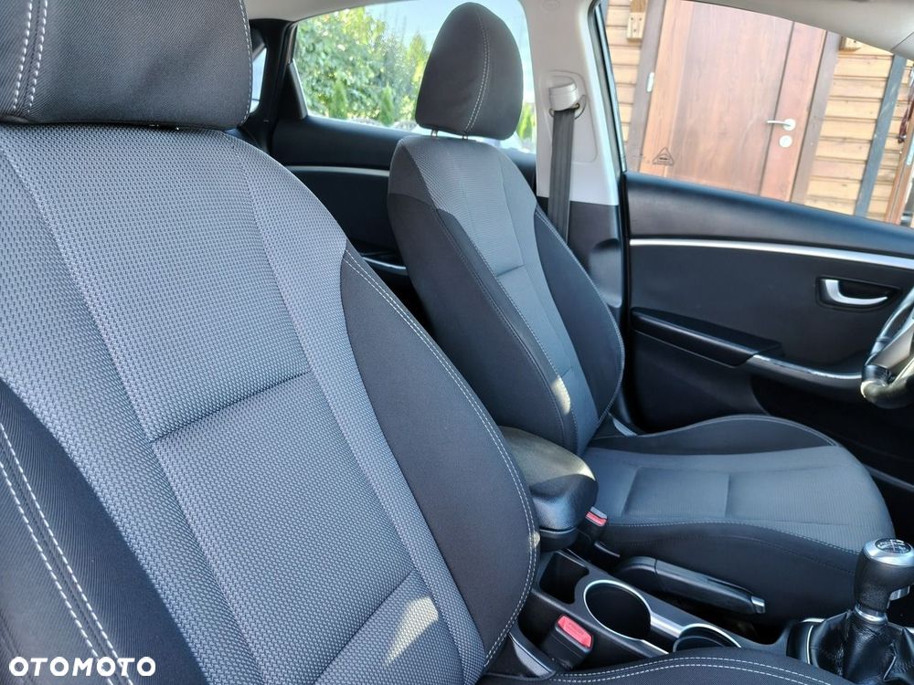 Hyundai i30 1.6 CRDi BlueDrive Comfort - 19