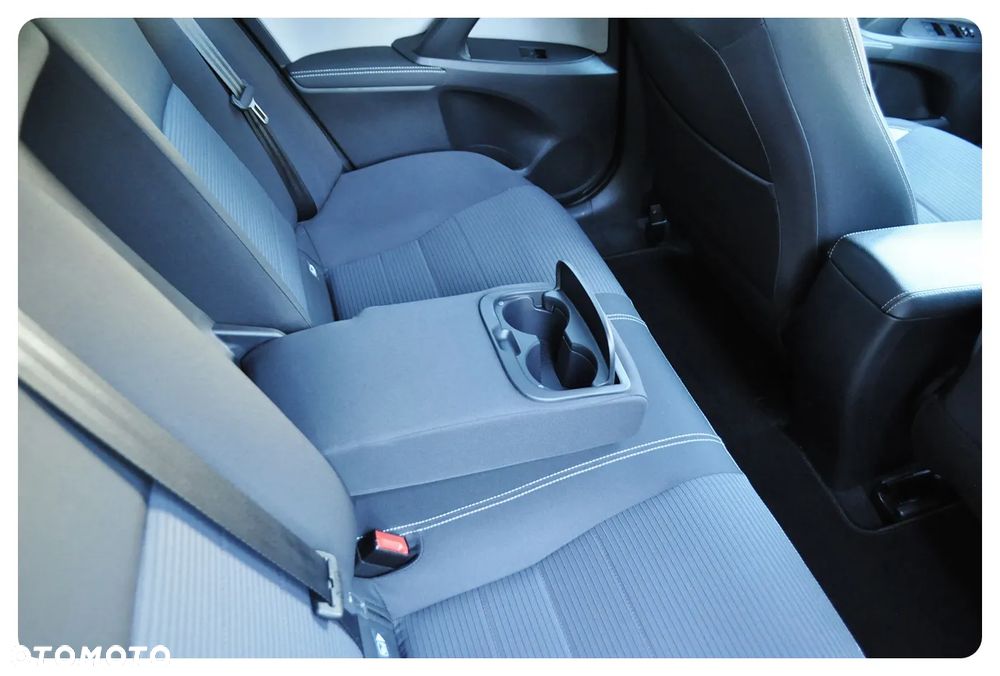 Toyota Avensis Touring Sports 1.8 Multidrive S Business Edition - 28