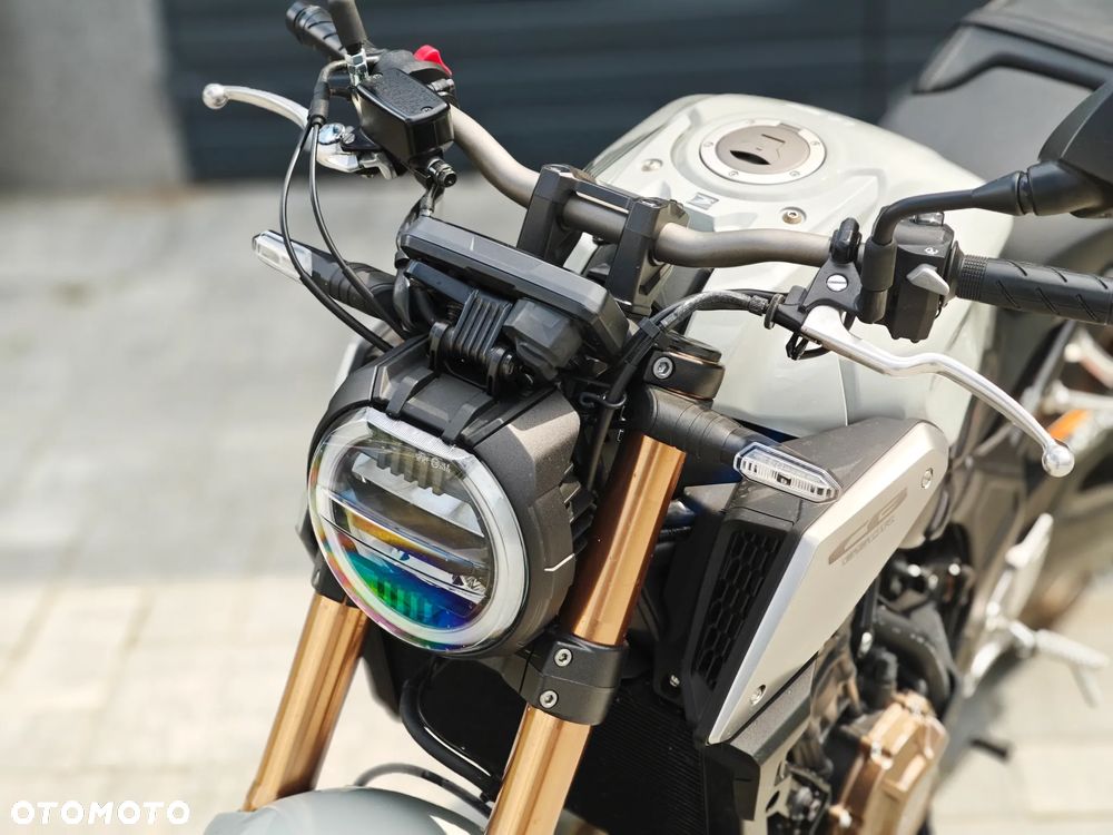 Honda CB - 11
