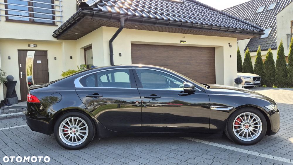 Jaguar XE 2.0 D Portfolio - 30