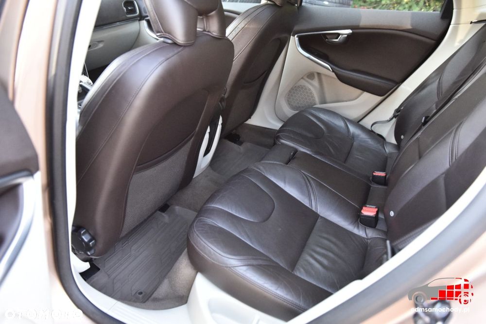 Volvo V40 - 18