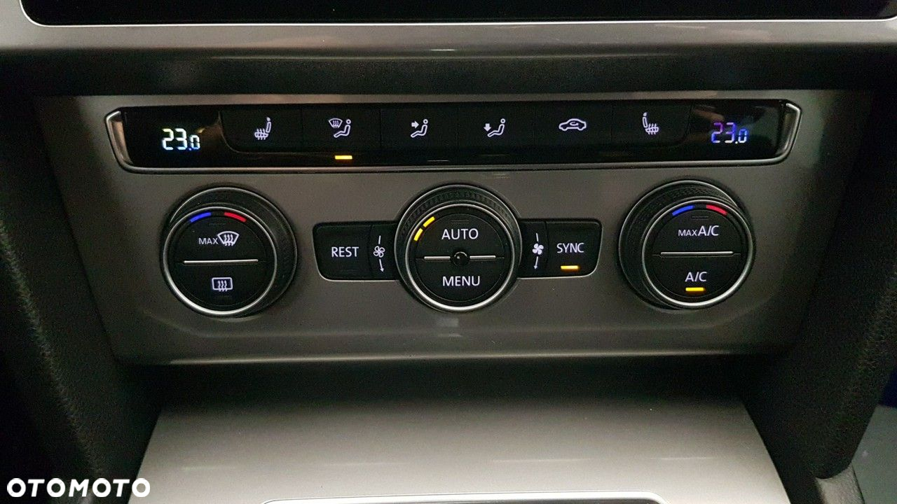 Volkswagen Passat Alltrack - 29