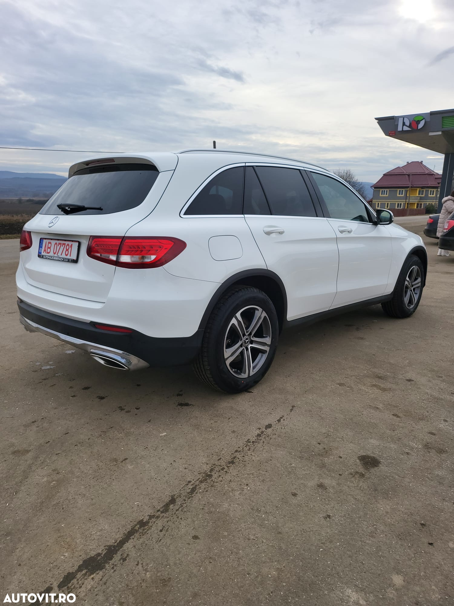 Mercedes-Benz GLC 250 4Matic 9G-TRONIC - 2