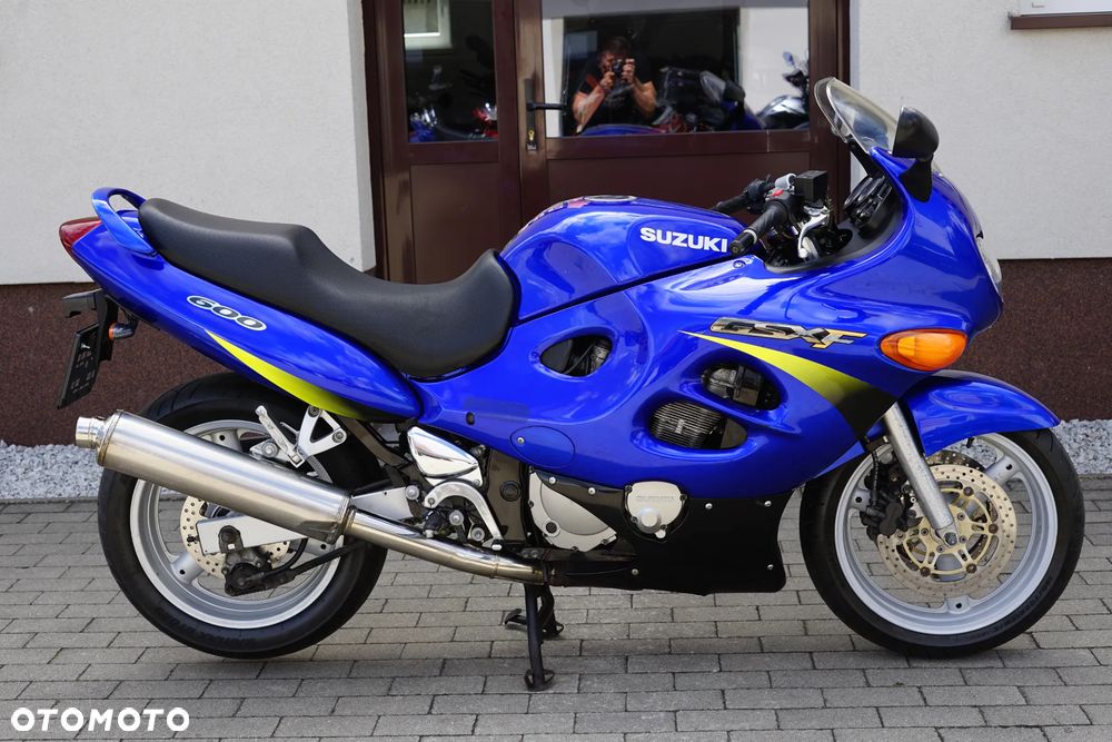 Suzuki GSX - 3