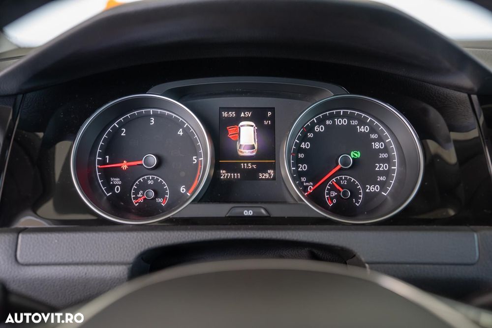 Volkswagen Golf - 18