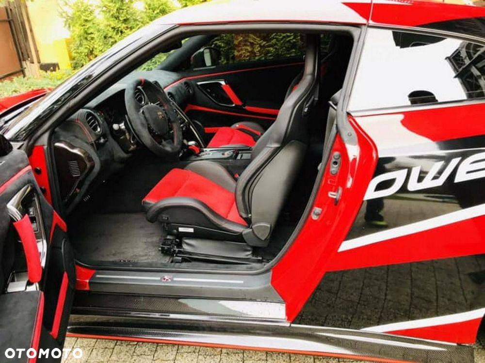 Nissan GT-R - 18