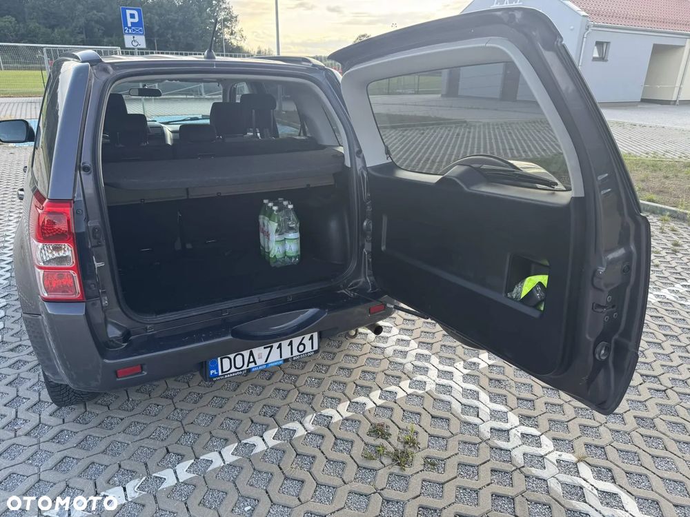 Suzuki Grand Vitara 2.4 De Luxe - 8