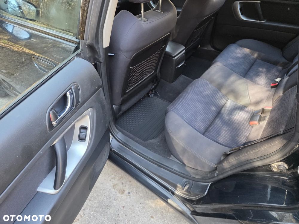 Subaru Legacy 2.0D RA 000 - 12