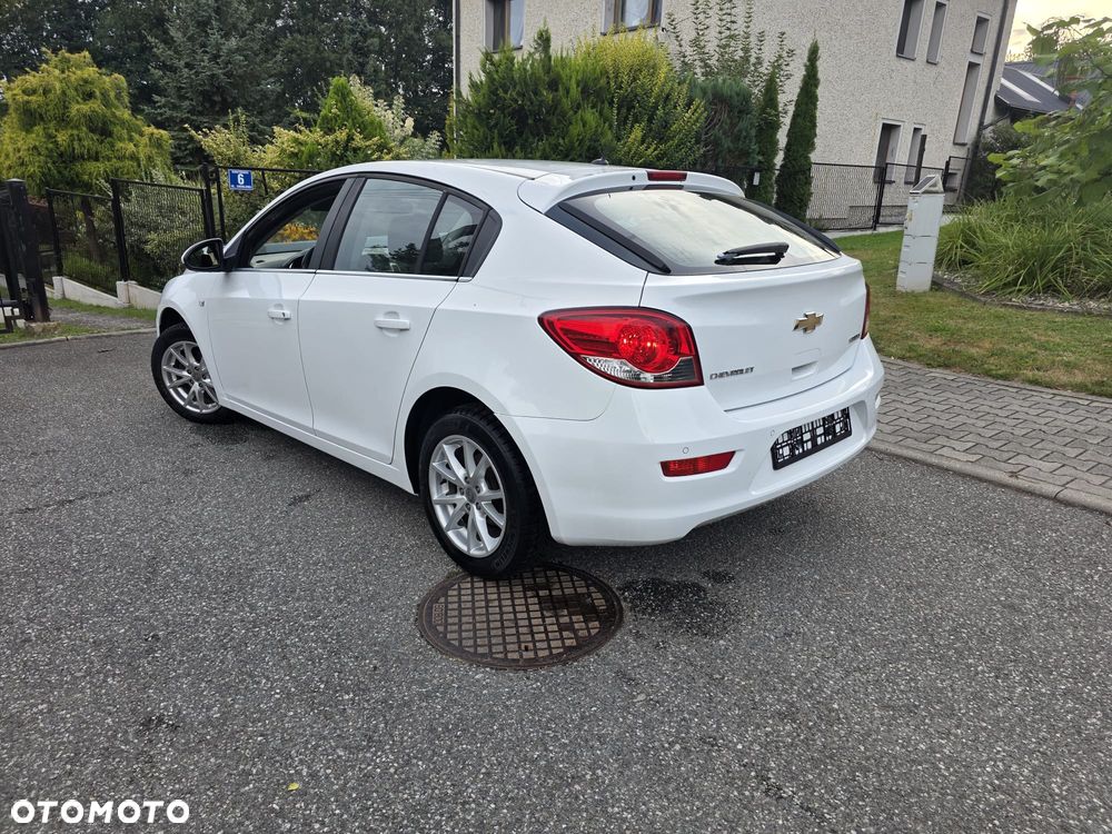 Chevrolet Cruze 1.6 LT+ - 17