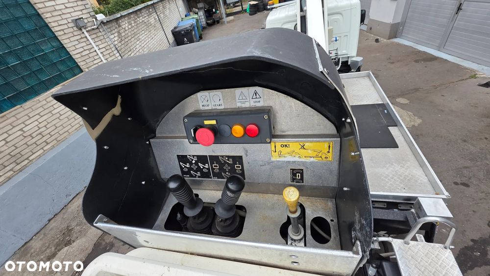 Nissan Cabstar - 30