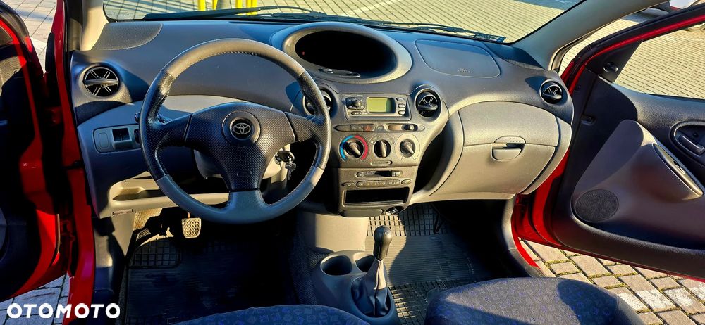 Toyota Yaris 1.0 Base - 15