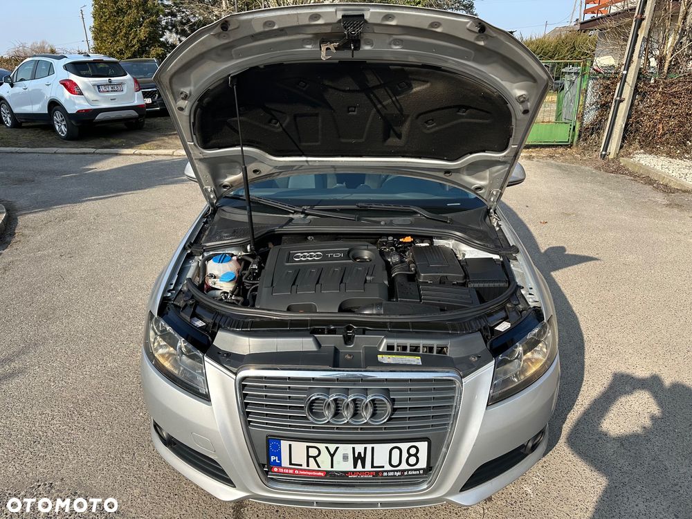 Audi A3 Sportback 1.6 TDI DPF S line Sportpaket - 24
