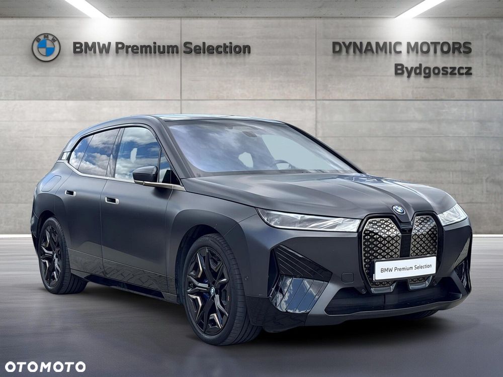 BMW iX - 8