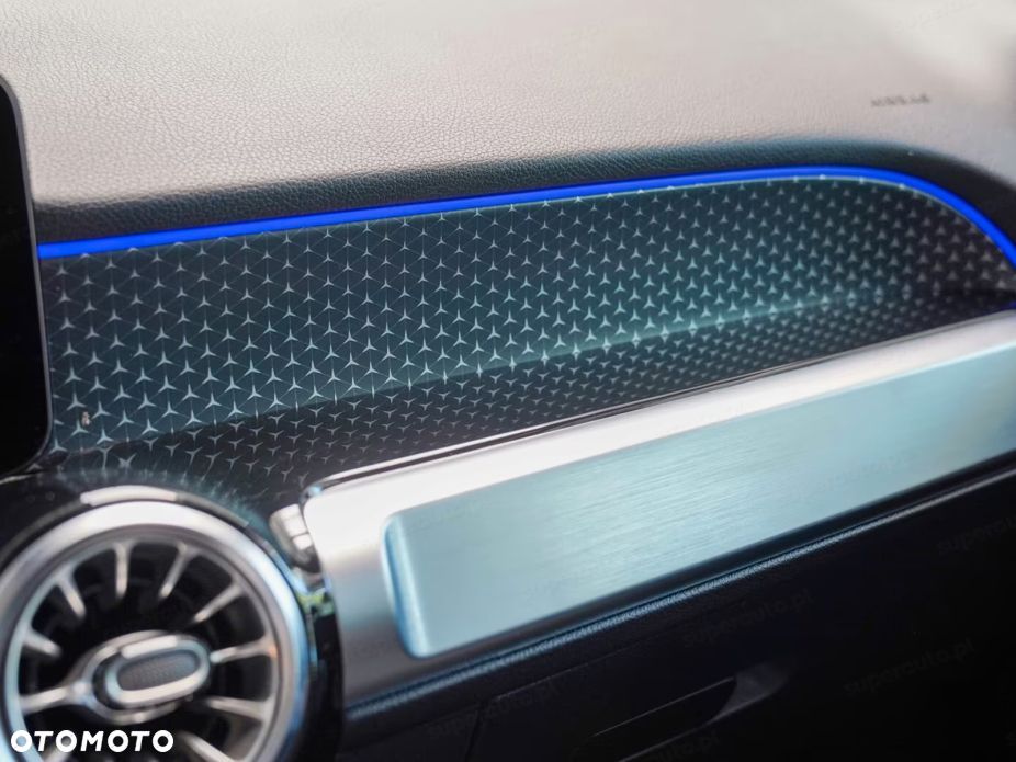 Mercedes-Benz GLB - 12