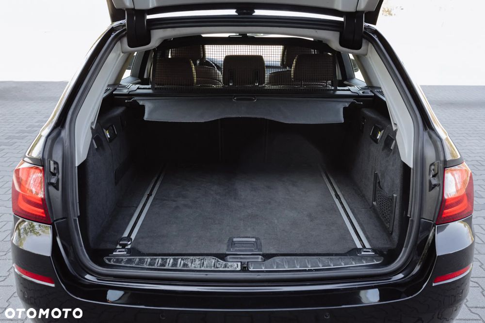 BMW Seria 5 520d - 31