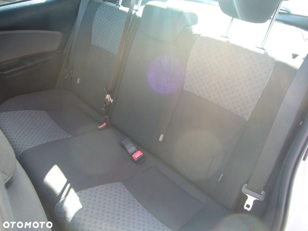 Toyota Yaris 1.33 Active - 14