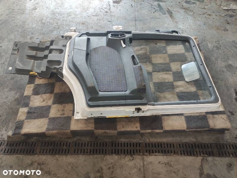 DRZWI KOMPLETNE PRAWY PRZÓD MAN TGA - 6