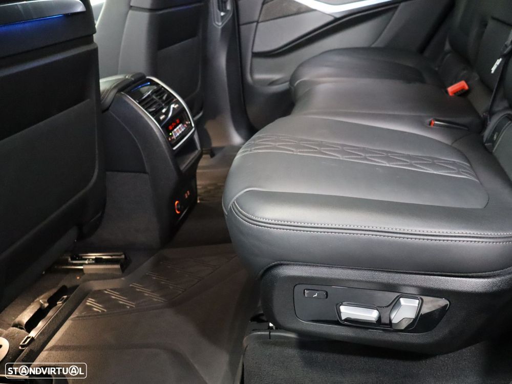 BMW X7 40 d xDrive Pack M Desportivo - 15